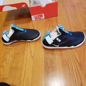 Nike Women's size 6 Zoom Plus Sneakers